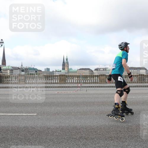 29.06.2025 - hella hamburg halbmarathon Lena Gebhardt http://msf.ph/oto/8432493 29.06.2025 09:00:57 Lombardsbrücke 62 meine-sportfotos.de