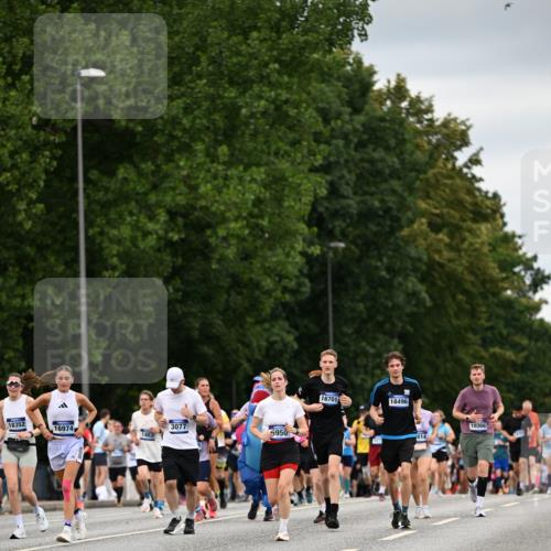 29.06.2025 - hella hamburg halbmarathon Dr. Thomas Lammeyer http://msf.ph/oto/8432494 29.06.2025 10:52:40 Kennedybrücke 1045, 1246, 1463, 1639, 1645, 2148, 2627, 2704, 2994, 3049, 3077, 3215, 3504, 3933, 4037, 4588, 4856, 5714, 5886, 5952, 6950, 7412, 7427, 7970, 8077, 8310, 8948, 9696, 9775, 9787, 10366, 10991, 11351 meine-sportfotos.de