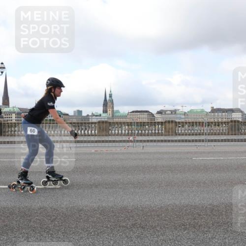 29.06.2025 - hella hamburg halbmarathon Lena Gebhardt http://msf.ph/oto/8432518 29.06.2025 09:00:59 Lombardsbrücke 60 meine-sportfotos.de