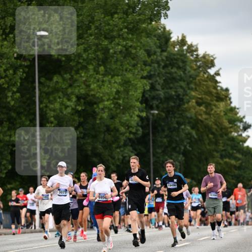 29.06.2025 - hella hamburg halbmarathon Dr. Thomas Lammeyer http://msf.ph/oto/8432543 29.06.2025 10:52:42 Kennedybrücke 1246, 1463, 1639, 1645, 1720, 2148, 2627, 2704, 3049, 3077, 3215, 3504, 3933, 4856, 5714, 5886, 5952, 6950, 7412, 7427, 7970, 8077, 8310, 8948, 9696, 9775, 9787, 10366, 10991, 11351 meine-sportfotos.de