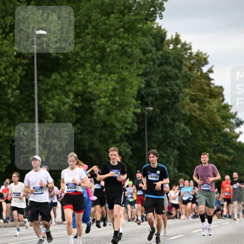 29.06.2025 - hella hamburg halbmarathon Dr. Thomas Lammeyer http://msf.ph/oto/8432582 29.06.2025 10:52:43 Kennedybrücke 1246, 1463, 1639, 1645, 1720, 2148, 2627, 2704, 3049, 3077, 3215, 3504, 3933, 4856, 5714, 5886, 5952, 6950, 7412, 7427, 7970, 8077, 8310, 8948, 9696, 9775, 9787, 10366, 10991 meine-sportfotos.de