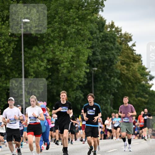 29.06.2025 - hella hamburg halbmarathon Dr. Thomas Lammeyer http://msf.ph/oto/8432603 29.06.2025 10:52:44 Kennedybrücke 1246, 1463, 1639, 1645, 1720, 2627, 2704, 3049, 3077, 3215, 3504, 3933, 4856, 5714, 5886, 5952, 6950, 7412, 7427, 7970, 8077, 8310, 8948, 9696, 9775, 9787, 10366, 10991 meine-sportfotos.de