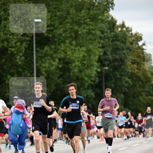 29.06.2025 - hella hamburg halbmarathon Dr. Thomas Lammeyer http://msf.ph/oto/8432647 29.06.2025 10:52:46 Kennedybrücke 1246, 1463, 1639, 1645, 1701, 1720, 2627, 2704, 3049, 3077, 3215, 3933, 4856, 5010, 5714, 5886, 5952, 6950, 7394, 7412, 7427, 7970, 8077, 8310, 9552, 9691, 9696, 9775, 9787, 10366 meine-sportfotos.de