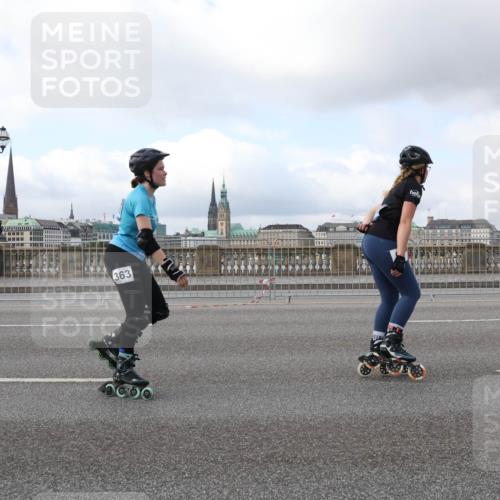 29.06.2025 - hella hamburg halbmarathon Lena Gebhardt http://msf.ph/oto/8432650 29.06.2025 09:00:59 Lombardsbrücke 363 meine-sportfotos.de