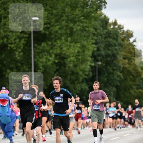 29.06.2025 - hella hamburg halbmarathon Dr. Thomas Lammeyer http://msf.ph/oto/8432669 29.06.2025 10:52:46 Kennedybrücke 1246, 1463, 1639, 1645, 1701, 1720, 2627, 2704, 3049, 3077, 3215, 3933, 4856, 5010, 5714, 5886, 5952, 6950, 7394, 7412, 7427, 7970, 8077, 8310, 9552, 9691, 9696, 9775, 9787, 10366 meine-sportfotos.de