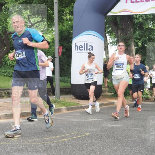 29.06.2025 - hella hamburg halbmarathon KatJ http://msf.ph/oto/8432687 29.06.2025 10:43:20 Zwischen KM18-KM19 3042, 4868, 5418, 6591, 6720, 8255, 8393 meine-sportfotos.de