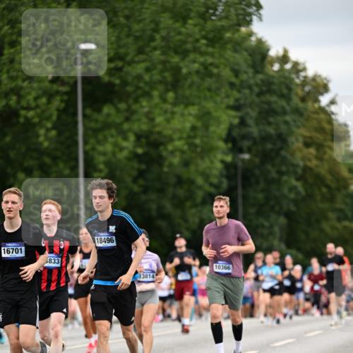 29.06.2025 - hella hamburg halbmarathon Dr. Thomas Lammeyer http://msf.ph/oto/8432694 29.06.2025 10:52:47 Kennedybrücke 1246, 1463, 1639, 1645, 1701, 1720, 2627, 2704, 3049, 3077, 3215, 3933, 4856, 5010, 5714, 5886, 5952, 6950, 7394, 7427, 7970, 8077, 9552, 9691, 9696, 9775, 9787, 10366 meine-sportfotos.de