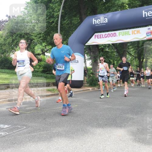 29.06.2025 - hella hamburg halbmarathon KatJ http://msf.ph/oto/8432709 29.06.2025 10:43:21 Zwischen KM18-KM19 3042, 5418, 6591, 6720, 8255, 8393 meine-sportfotos.de
