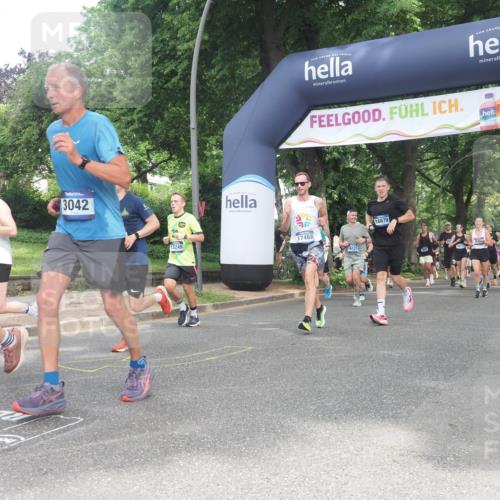 29.06.2025 - hella hamburg halbmarathon KatJ http://msf.ph/oto/8432732 29.06.2025 10:43:21 Zwischen KM18-KM19 3042, 5418, 6591, 6720, 8255, 8393 meine-sportfotos.de
