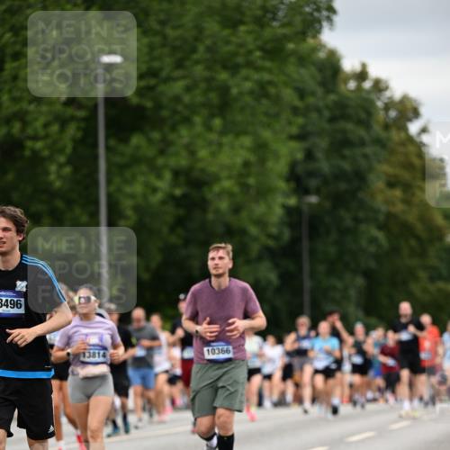 29.06.2025 - hella hamburg halbmarathon Dr. Thomas Lammeyer http://msf.ph/oto/8432738 29.06.2025 10:52:48 Kennedybrücke 1246, 1463, 1639, 1645, 1701, 1720, 2627, 2704, 3049, 3077, 3215, 3933, 4856, 5010, 5714, 5952, 6950, 7394, 7427, 7970, 8077, 9552, 9691, 9696, 9775, 9787, 10366, 10794 meine-sportfotos.de