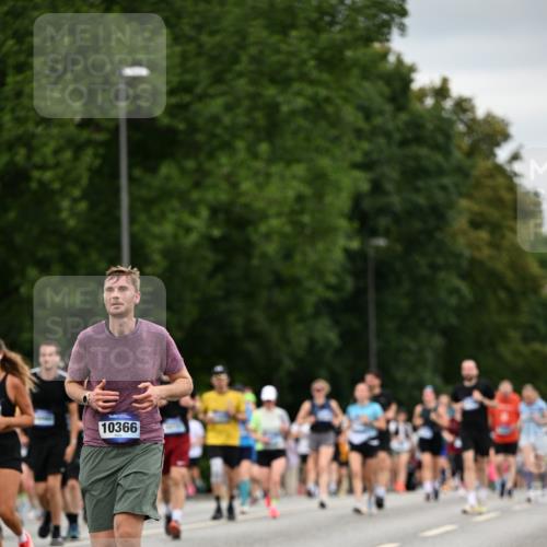 29.06.2025 - hella hamburg halbmarathon Dr. Thomas Lammeyer http://msf.ph/oto/8432798 29.06.2025 10:52:49 Kennedybrücke 1246, 1463, 1639, 1701, 1720, 2627, 2704, 3049, 3077, 3215, 4856, 5010, 5714, 5952, 6950, 7394, 7427, 7970, 8077, 9552, 9691, 9696, 9775, 9787, 10366, 10794 meine-sportfotos.de