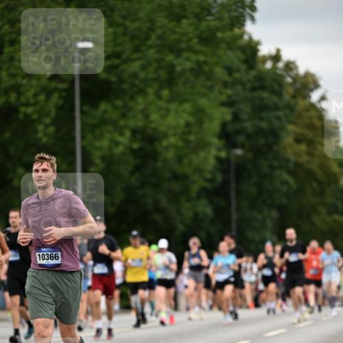 29.06.2025 - hella hamburg halbmarathon Dr. Thomas Lammeyer http://msf.ph/oto/8432808 29.06.2025 10:52:50 Kennedybrücke 1246, 1392, 1463, 1639, 1701, 1720, 2627, 2704, 3049, 3077, 3215, 4856, 5010, 5714, 5952, 6950, 7394, 7427, 7970, 8077, 9552, 9691, 9696, 9775, 9787, 10366, 10794 meine-sportfotos.de