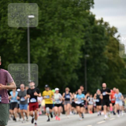 29.06.2025 - hella hamburg halbmarathon Dr. Thomas Lammeyer http://msf.ph/oto/8432822 29.06.2025 10:52:50 Kennedybrücke 1246, 1392, 1463, 1639, 1701, 1720, 2627, 2704, 3049, 3077, 3215, 4856, 5010, 5714, 5952, 6950, 7394, 7427, 7970, 8077, 9552, 9691, 9696, 9775, 9787, 10366, 10794 meine-sportfotos.de