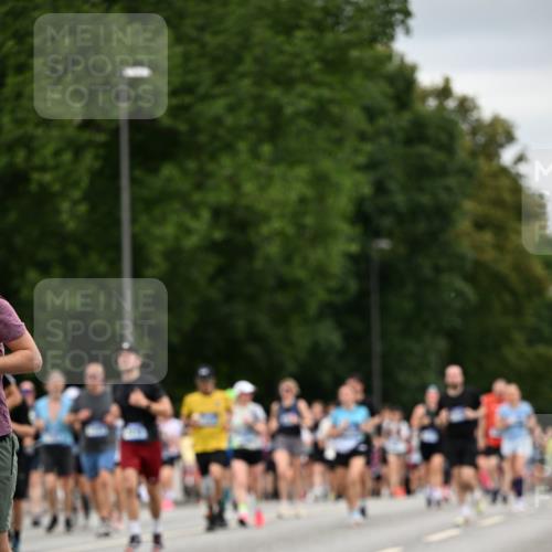 29.06.2025 - hella hamburg halbmarathon Dr. Thomas Lammeyer http://msf.ph/oto/8432828 29.06.2025 10:52:50 Kennedybrücke 1246, 1392, 1463, 1639, 1701, 1720, 2627, 2704, 3049, 3077, 3215, 4856, 5010, 5714, 5952, 6950, 7394, 7427, 7970, 8077, 9552, 9691, 9696, 9775, 9787, 10366, 10794 meine-sportfotos.de