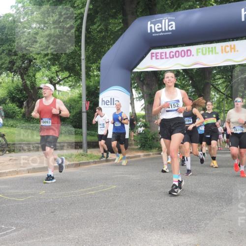 29.06.2025 - hella hamburg halbmarathon KatJ http://msf.ph/oto/8432844 29.06.2025 10:43:25 Zwischen KM18-KM19 1972, 2083, 2741, 2982, 2996, 3042, 4152, 4594, 4813, 5418, 7037, 8255 meine-sportfotos.de