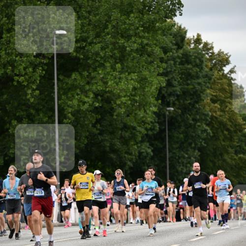 29.06.2025 - hella hamburg halbmarathon Dr. Thomas Lammeyer http://msf.ph/oto/8432854 29.06.2025 10:52:51 Kennedybrücke 1157, 1246, 1392, 1463, 1639, 1701, 1720, 2627, 2704, 3049, 3077, 3215, 4327, 4856, 5010, 5714, 5952, 6950, 7394, 7427, 7970, 8077, 9552, 9691, 9775, 9787, 10366, 10794, 11000 meine-sportfotos.de