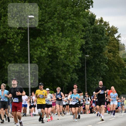 29.06.2025 - hella hamburg halbmarathon Dr. Thomas Lammeyer http://msf.ph/oto/8432858 29.06.2025 10:52:51 Kennedybrücke 1157, 1246, 1392, 1463, 1639, 1701, 1720, 2627, 2704, 3049, 3077, 3215, 4327, 4856, 5010, 5714, 5952, 6950, 7394, 7427, 7970, 8077, 9552, 9691, 9775, 9787, 10366, 10794, 11000 meine-sportfotos.de
