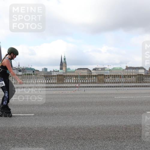 29.06.2025 - hella hamburg halbmarathon Lena Gebhardt http://msf.ph/oto/8432879 29.06.2025 09:01:01 Lombardsbrücke 28 meine-sportfotos.de