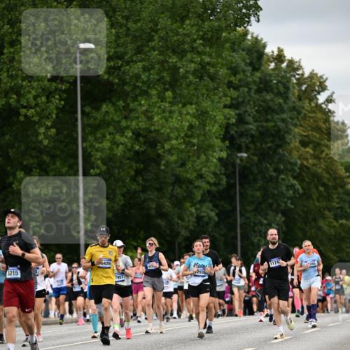 29.06.2025 - hella hamburg halbmarathon Dr. Thomas Lammeyer http://msf.ph/oto/8432880 29.06.2025 10:52:52 Kennedybrücke 1157, 1246, 1392, 1463, 1639, 1701, 1720, 2627, 2704, 3049, 3077, 3215, 4327, 4856, 5010, 5714, 5952, 6950, 7394, 7427, 7970, 8077, 9552, 9691, 9775, 9787, 10366, 10794, 11000 meine-sportfotos.de