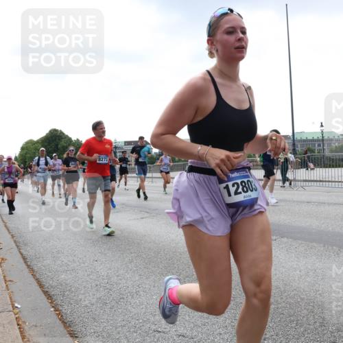 29.06.2025 - hella hamburg halbmarathon Lena Gebhardt http://msf.ph/oto/8432913 29.06.2025 10:44:28 Lombardsbrücke 8272, 10223, 17968, 12803, 1345, 1519, 1802, 1804, 2186, 2343, 2610, 2674, 2692, 3065, 3506, 3596, 4215, 4496, 4636, 4898, 4968, 5127, 5355, 5647, 5649, 5730, 5731, 5902, 5905, 6002, 7216, 7326, 7610, 7818, 7842, 8272, 8591, 8763, 8957, 9331, 9333, 9397, 9510, 9536, 10006, 10223, 10303, 10304, 10416, 11825, 11955, 12322, 12409, 12803, 12995, 13262, 13288, 13330, 13390, 13906, 14091, 14123, 14350, 14654, 14681, 14971, 18454, 18459 meine-sportfotos.de