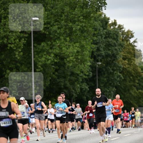 29.06.2025 - hella hamburg halbmarathon Dr. Thomas Lammeyer http://msf.ph/oto/8432983 29.06.2025 10:52:54 Kennedybrücke 1157, 1392, 1463, 1701, 1720, 2704, 3049, 3077, 3215, 4327, 4856, 5010, 5714, 5952, 6950, 7394, 7427, 8077, 8719, 9552, 9691, 9775, 9787, 10366, 10794, 11000 meine-sportfotos.de
