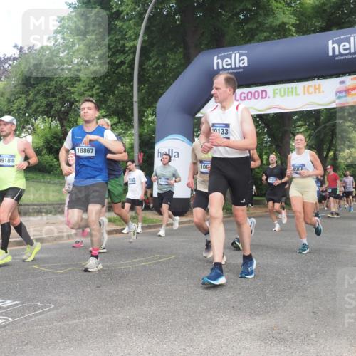 29.06.2025 - hella hamburg halbmarathon KatJ http://msf.ph/oto/8433011 29.06.2025 10:43:30 Zwischen KM18-KM19 1972, 2083, 2250, 2741, 2982, 2996, 4152, 4594, 4813, 7037, 7547 meine-sportfotos.de