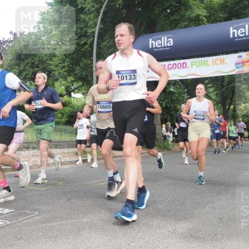 29.06.2025 - hella hamburg halbmarathon KatJ http://msf.ph/oto/8433025 29.06.2025 10:43:30 Zwischen KM18-KM19 1972, 2083, 2250, 2741, 2982, 2996, 4152, 4594, 4813, 7037, 7547 meine-sportfotos.de