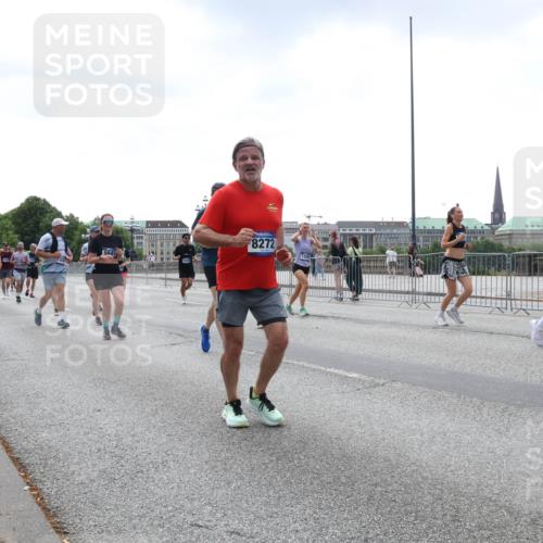 29.06.2025 - hella hamburg halbmarathon Lena Gebhardt http://msf.ph/oto/8433050 29.06.2025 10:44:29 Lombardsbrücke 10223, 8272, 1345, 1519, 1802, 1804, 2186, 2343, 2610, 2674, 2692, 3065, 3506, 3596, 4215, 4496, 4636, 4898, 4968, 5127, 5355, 5647, 5649, 5730, 5731, 5902, 5905, 6002, 7216, 7326, 7610, 7818, 7842, 8272, 8591, 8763, 8957, 9331, 9333, 9397, 9510, 9536, 10006, 10223, 10303, 10304, 10416, 11272, 11825, 11955, 12318, 12322, 12409, 12803, 12995, 13262, 13288, 13330, 13390, 13906, 14091, 14123, 14350, 14654, 14681, 14971, 18454, 18459 meine-sportfotos.de