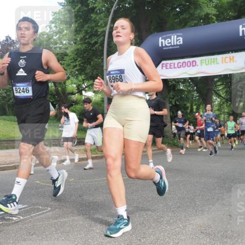 29.06.2025 - hella hamburg halbmarathon KatJ http://msf.ph/oto/8433054 29.06.2025 10:43:31 Zwischen KM18-KM19 1972, 2083, 2250, 2741, 2982, 2996, 4594, 4813, 5492, 7547 meine-sportfotos.de