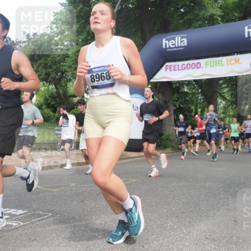 29.06.2025 - hella hamburg halbmarathon KatJ http://msf.ph/oto/8433058 29.06.2025 10:43:31 Zwischen KM18-KM19 1972, 2083, 2250, 2741, 2982, 2996, 4594, 4813, 5492, 7547 meine-sportfotos.de