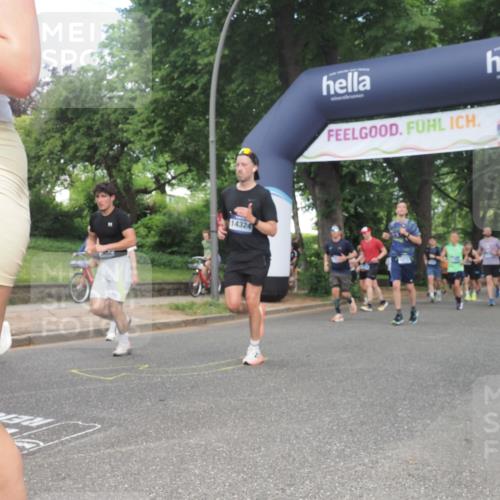 29.06.2025 - hella hamburg halbmarathon KatJ http://msf.ph/oto/8433068 29.06.2025 10:43:32 Zwischen KM18-KM19 1130, 1485, 2083, 2250, 2741, 2996, 4813, 5492, 7547 meine-sportfotos.de