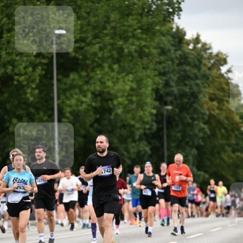 29.06.2025 - hella hamburg halbmarathon Dr. Thomas Lammeyer http://msf.ph/oto/8433109 29.06.2025 10:52:57 Kennedybrücke 1157, 1174, 1175, 1392, 1463, 1701, 1720, 2067, 3049, 3077, 3215, 4327, 5010, 5714, 5952, 6950, 7394, 7427, 8077, 8719, 9552, 9691, 9775, 9787, 10366, 10794, 11000 meine-sportfotos.de