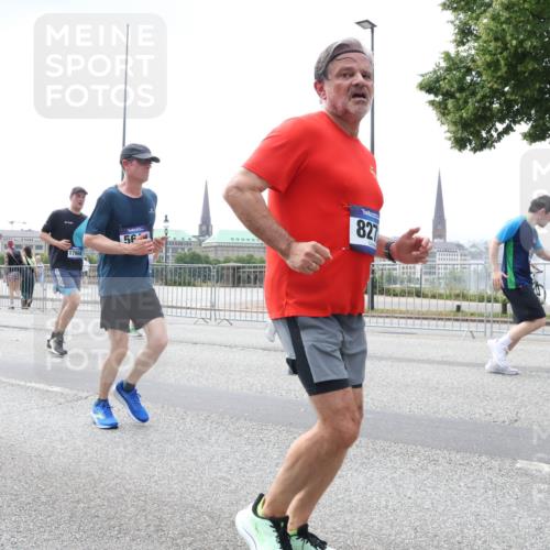 29.06.2025 - hella hamburg halbmarathon Lena Gebhardt http://msf.ph/oto/8433165 29.06.2025 10:44:30 Lombardsbrücke 17968, 56, 827, 1345, 1519, 1802, 1804, 2186, 2343, 2610, 2674, 2692, 3065, 3506, 3596, 4215, 4496, 4898, 4968, 5127, 5355, 5647, 5649, 5730, 5731, 6002, 7216, 7326, 7610, 7818, 7842, 8272, 8591, 8763, 8957, 9084, 9085, 9331, 9333, 9397, 9510, 9536, 10006, 10223, 10303, 10304, 10416, 11272, 11825, 11955, 12318, 12322, 12409, 12803, 12995, 13262, 13288, 13330, 13390, 13906, 14091, 14123, 14350, 14654, 14681, 14971, 18454, 18459 meine-sportfotos.de