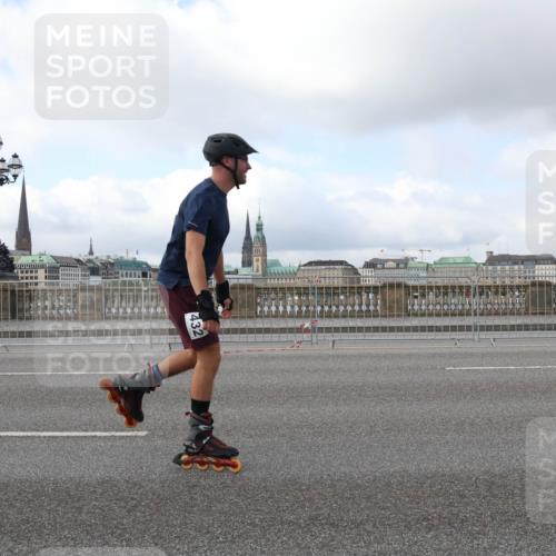29.06.2025 - hella hamburg halbmarathon Lena Gebhardt http://msf.ph/oto/8433180 29.06.2025 09:01:04 Lombardsbrücke 432 meine-sportfotos.de