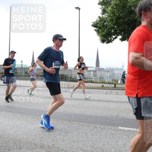 29.06.2025 - hella hamburg halbmarathon Lena Gebhardt http://msf.ph/oto/8433220 29.06.2025 10:44:30 Lombardsbrücke 17968, 5649, 12995, 1345, 1519, 1802, 1804, 2186, 2343, 2610, 2674, 2692, 3065, 3506, 3596, 4215, 4496, 4898, 4968, 5127, 5355, 5647, 5649, 5730, 5731, 6002, 7216, 7326, 7610, 7818, 7842, 8272, 8591, 8763, 8957, 9084, 9085, 9331, 9333, 9397, 9510, 9536, 10006, 10223, 10303, 10304, 10416, 11272, 11825, 11955, 12318, 12322, 12409, 12803, 12995, 13262, 13288, 13330, 13390, 13906, 14091, 14123, 14350, 14654, 14681, 14971, 18454, 18459 meine-sportfotos.de