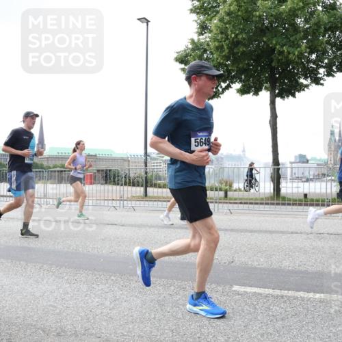 29.06.2025 - hella hamburg halbmarathon Lena Gebhardt http://msf.ph/oto/8433240 29.06.2025 10:44:31 Lombardsbrücke 17968, 5649, 1345, 1519, 1802, 1804, 2186, 2343, 2610, 2674, 2692, 3065, 3506, 3596, 4215, 4496, 4898, 4968, 5127, 5355, 5647, 5649, 5730, 5731, 6002, 7216, 7326, 7610, 7818, 7842, 8272, 8591, 8763, 8957, 9084, 9085, 9331, 9333, 9397, 9510, 9536, 10006, 10223, 10303, 10304, 10416, 11272, 11825, 11955, 12318, 12322, 12409, 12803, 12995, 13262, 13288, 13330, 13390, 13906, 14091, 14123, 14350, 14654, 14681, 14971, 18454, 18459 meine-sportfotos.de