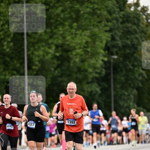 29.06.2025 - hella hamburg halbmarathon Dr. Thomas Lammeyer http://msf.ph/oto/8433243 29.06.2025 10:53:02 Kennedybrücke 1157, 1174, 1175, 1392, 1463, 1701, 1720, 2067, 3077, 3215, 3486, 4327, 5010, 5714, 7394, 7532, 8719, 9552, 9691, 9775, 10366, 10794, 11000 meine-sportfotos.de
