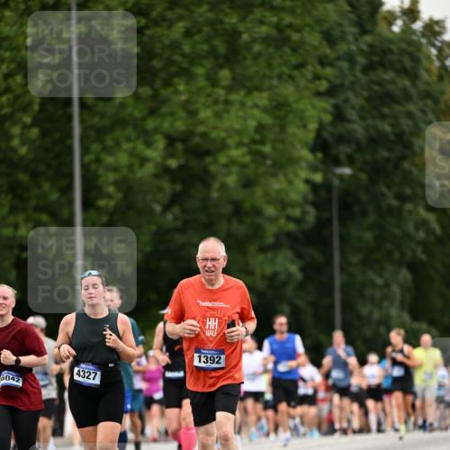 29.06.2025 - hella hamburg halbmarathon Dr. Thomas Lammeyer http://msf.ph/oto/8433248 29.06.2025 10:53:02 Kennedybrücke 1157, 1174, 1175, 1392, 1463, 1701, 1720, 2067, 3077, 3215, 3486, 4327, 5010, 5714, 7394, 7532, 8719, 9552, 9691, 9775, 10366, 10794, 11000 meine-sportfotos.de