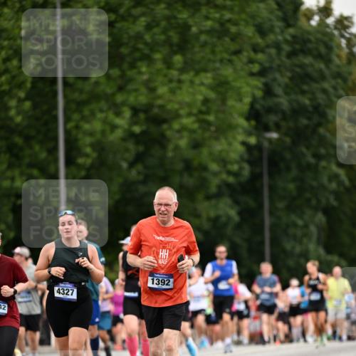 29.06.2025 - hella hamburg halbmarathon Dr. Thomas Lammeyer http://msf.ph/oto/8433254 29.06.2025 10:53:02 Kennedybrücke 1157, 1174, 1175, 1392, 1463, 1701, 1720, 2067, 3077, 3215, 3486, 4327, 5010, 5714, 7394, 7532, 8719, 9552, 9691, 9775, 10366, 10794, 11000 meine-sportfotos.de