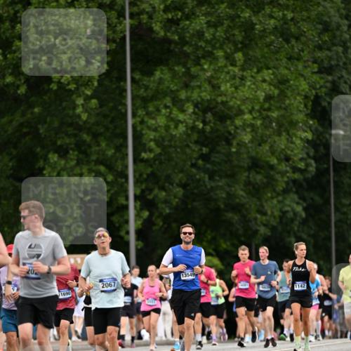 29.06.2025 - hella hamburg halbmarathon Dr. Thomas Lammeyer http://msf.ph/oto/8433325 29.06.2025 10:53:07 Kennedybrücke 1142, 1157, 1174, 1175, 1392, 1701, 1720, 2067, 3215, 3486, 4327, 5010, 5551, 5714, 7394, 7532, 8719, 9341, 9552, 9691, 10794, 11000 meine-sportfotos.de