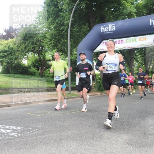 29.06.2025 - hella hamburg halbmarathon KatJ http://msf.ph/oto/8433334 29.06.2025 10:43:44 Zwischen KM18-KM19 1583, 4167, 6272, 6399, 7659, 7716, 8652, 8669 meine-sportfotos.de