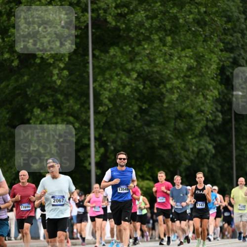 29.06.2025 - hella hamburg halbmarathon Dr. Thomas Lammeyer http://msf.ph/oto/8433355 29.06.2025 10:53:07 Kennedybrücke 1142, 1157, 1174, 1175, 1392, 1701, 1720, 2067, 3215, 3486, 4327, 5010, 5551, 5714, 7394, 7532, 8719, 9341, 9552, 9691, 10794, 11000 meine-sportfotos.de