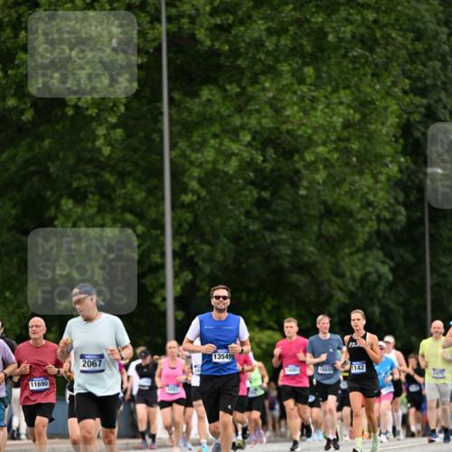 29.06.2025 - hella hamburg halbmarathon Dr. Thomas Lammeyer http://msf.ph/oto/8433363 29.06.2025 10:53:07 Kennedybrücke 1142, 1157, 1174, 1175, 1392, 1701, 1720, 2067, 3215, 3486, 4327, 5010, 5551, 5714, 7394, 7532, 8719, 9341, 9552, 9691, 10794, 11000 meine-sportfotos.de