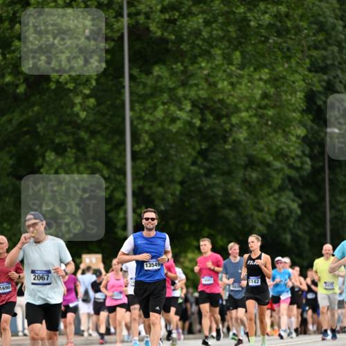 29.06.2025 - hella hamburg halbmarathon Dr. Thomas Lammeyer http://msf.ph/oto/8433394 29.06.2025 10:53:08 Kennedybrücke 1142, 1157, 1174, 1175, 1392, 1701, 1720, 2067, 3215, 3486, 4327, 5010, 5551, 5714, 7394, 7532, 8719, 9341, 9552, 9691, 10794, 11000 meine-sportfotos.de
