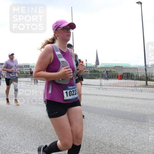 29.06.2025 - hella hamburg halbmarathon Lena Gebhardt http://msf.ph/oto/8433456 29.06.2025 10:44:32 Lombardsbrücke 1339, 2610, 1022, 1345, 1519, 1802, 1804, 2186, 2343, 2610, 2674, 2692, 3065, 3506, 3596, 4215, 4496, 4898, 4968, 5127, 5355, 5647, 5649, 5730, 5731, 6002, 7216, 7326, 7610, 7818, 7842, 8272, 8591, 8763, 8957, 9084, 9085, 9331, 9333, 9397, 9510, 9536, 10006, 10223, 10303, 10304, 10416, 11272, 11825, 11955, 12318, 12322, 12409, 12803, 12995, 13262, 13288, 13330, 13390, 13906, 14091, 14123, 14350, 14654, 14681, 14971, 18454, 18459 meine-sportfotos.de