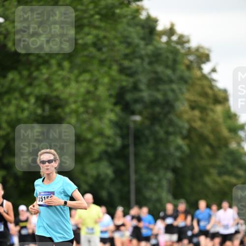 29.06.2025 - hella hamburg halbmarathon Dr. Thomas Lammeyer http://msf.ph/oto/8433462 29.06.2025 10:53:12 Kennedybrücke 1142, 1157, 1174, 1175, 1392, 1626, 1701, 2067, 2475, 3383, 3486, 4327, 5010, 5551, 7394, 7532, 8719, 9341, 9552, 9691, 10204, 10794, 11000 meine-sportfotos.de