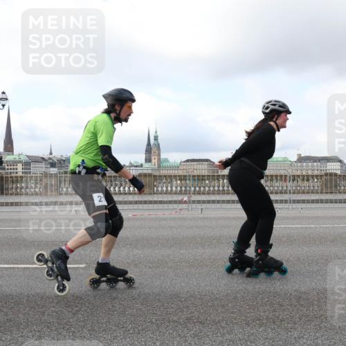 29.06.2025 - hella hamburg halbmarathon Lena Gebhardt http://msf.ph/oto/8433463 29.06.2025 09:01:07 Lombardsbrücke 343, 2 meine-sportfotos.de