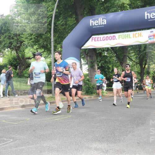 29.06.2025 - hella hamburg halbmarathon KatJ http://msf.ph/oto/8433464 29.06.2025 10:43:52 Zwischen KM18-KM19 1563, 2417, 3836, 4940, 5033, 6416, 7716, 8542, 8652 meine-sportfotos.de