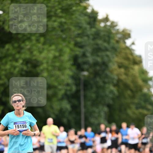 29.06.2025 - hella hamburg halbmarathon Dr. Thomas Lammeyer http://msf.ph/oto/8433465 29.06.2025 10:53:12 Kennedybrücke 1142, 1157, 1174, 1175, 1392, 1626, 1701, 2067, 2475, 3383, 3486, 4327, 5010, 5551, 7394, 7532, 8719, 9341, 9552, 9691, 10204, 10794, 11000 meine-sportfotos.de