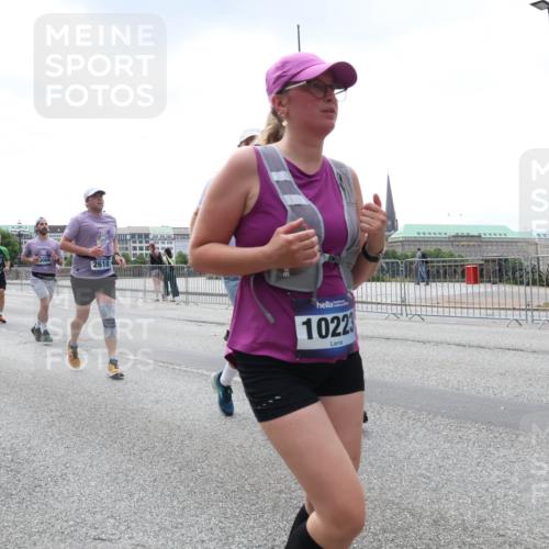 29.06.2025 - hella hamburg halbmarathon Lena Gebhardt http://msf.ph/oto/8433470 29.06.2025 10:44:32 Lombardsbrücke 13390, 2610, 10223, 1345, 1519, 1802, 1804, 2186, 2343, 2610, 2674, 2692, 3065, 3506, 3596, 4215, 4496, 4898, 4968, 5127, 5355, 5647, 5649, 5730, 5731, 6002, 7216, 7326, 7610, 7818, 7842, 8272, 8591, 8763, 8957, 9084, 9085, 9331, 9333, 9397, 9510, 9536, 10006, 10223, 10303, 10304, 10416, 11272, 11825, 11955, 12318, 12322, 12409, 12803, 12995, 13262, 13288, 13330, 13390, 13906, 14091, 14123, 14350, 14654, 14681, 14971, 18454, 18459 meine-sportfotos.de